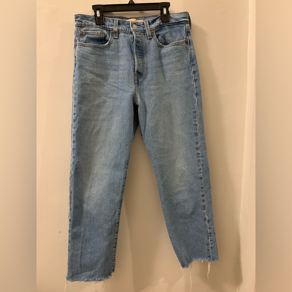 Levi’s excellent condition Wedgie straight size 28x26
